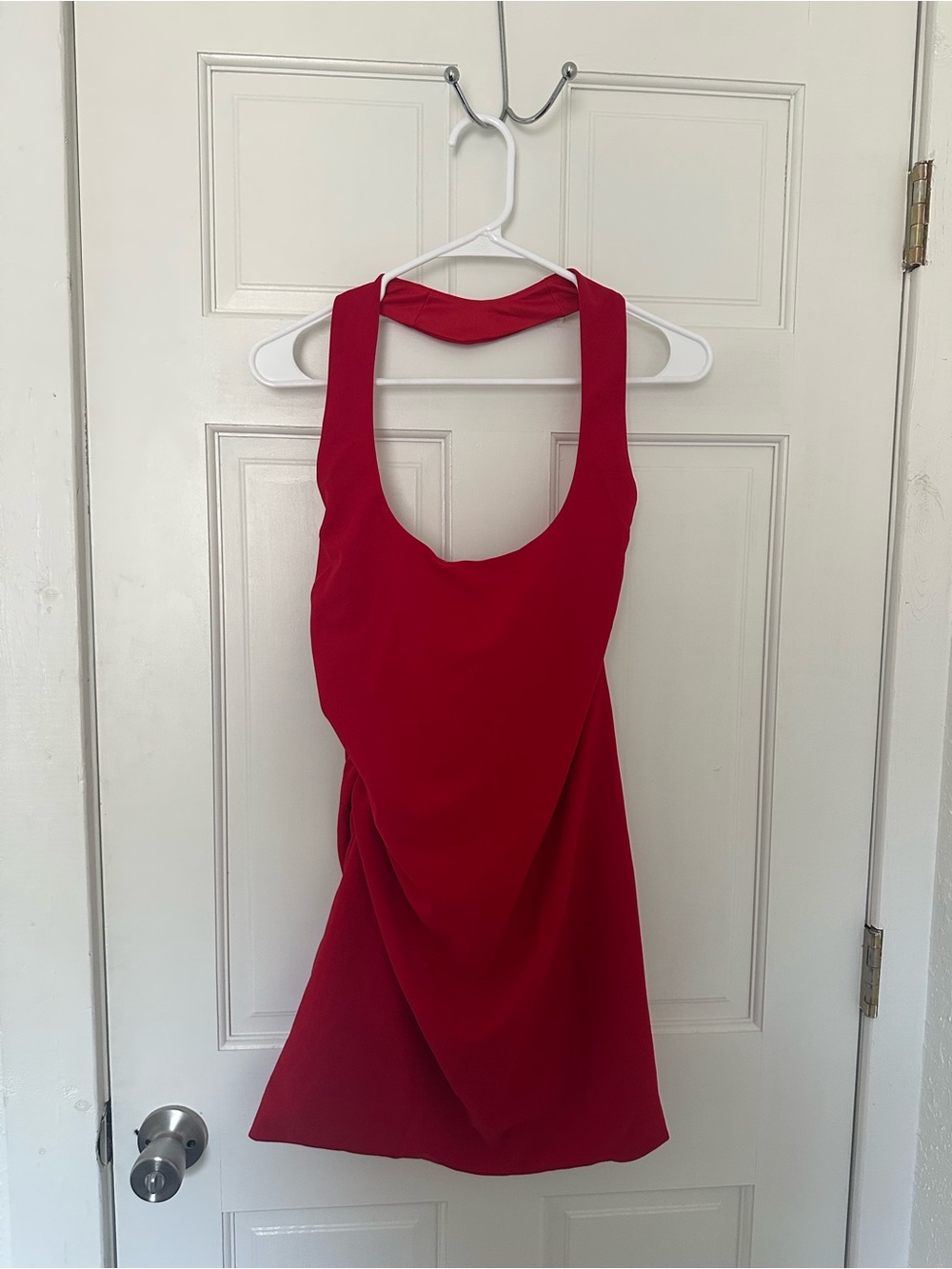 NWT Showpo Lucinda Mini Dress Scoop Neck Ruched Bodycon Dress Red size 8 - Picture 3 of 5